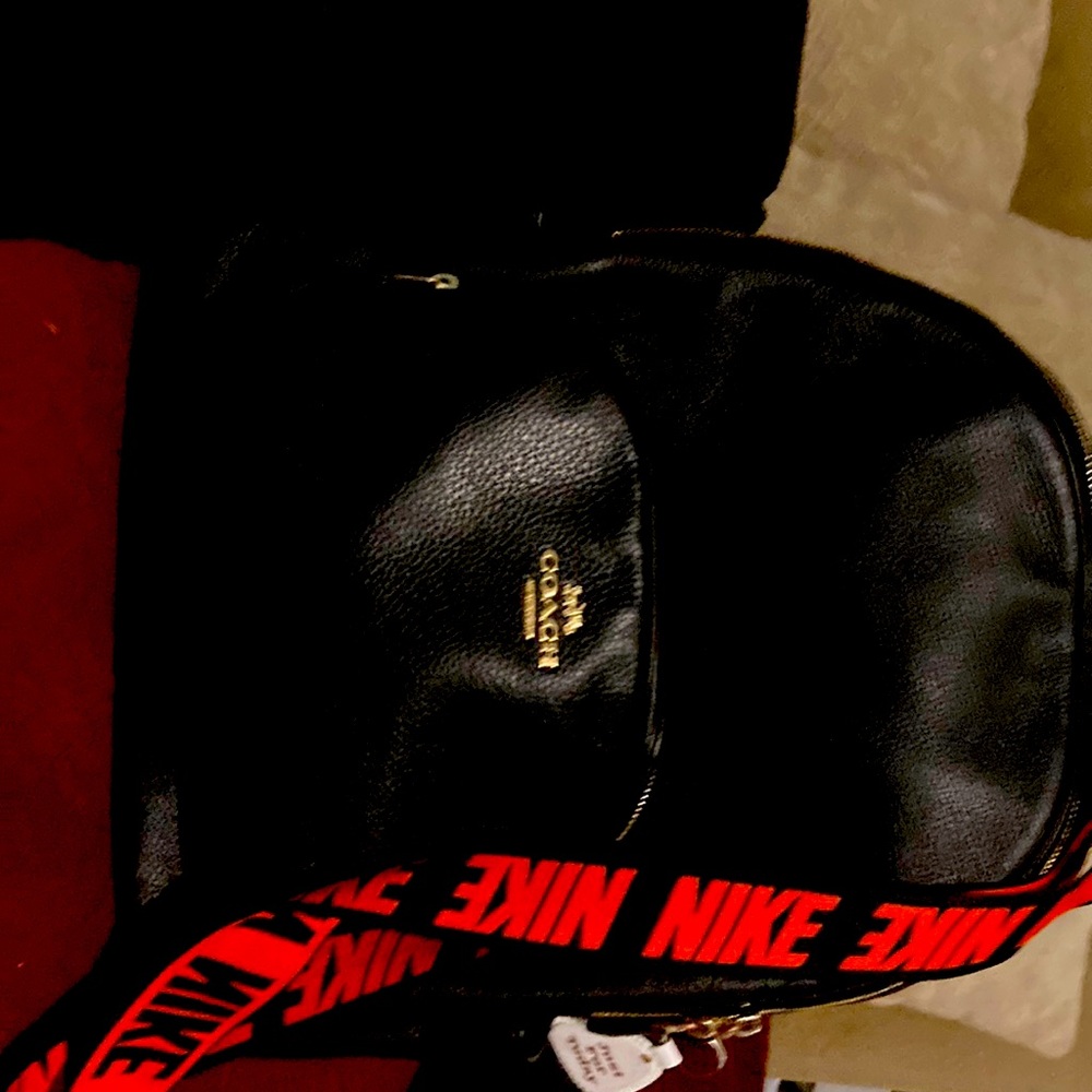 Coach back pack great condition no flaws unisex